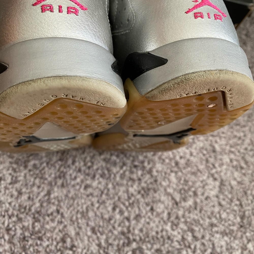 Air Jordan 6 Retro Metallic Silver/Pink/Black Youth size 5.5 - Picture 3 of 8